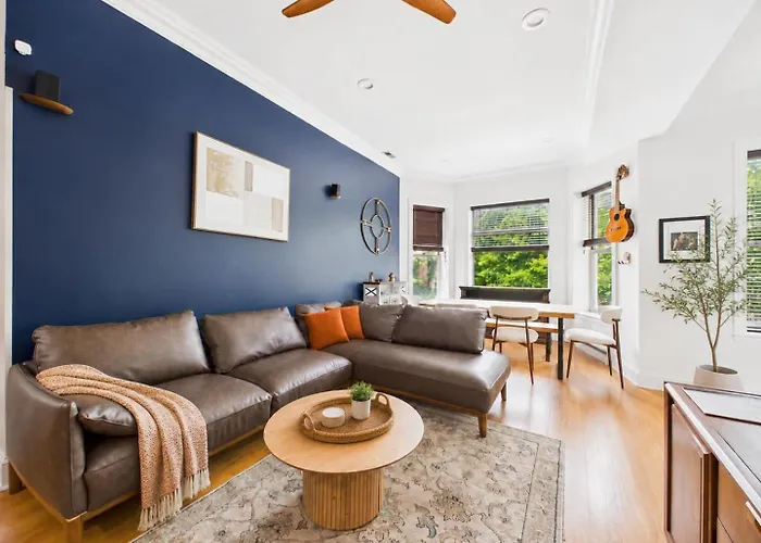 Apartment Mid-century Boho Oasis Pet-friendly Garage